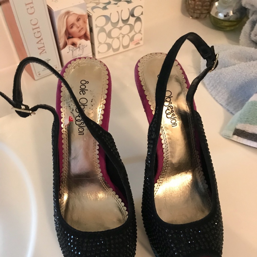 Shoes - Picture 2 of 6
